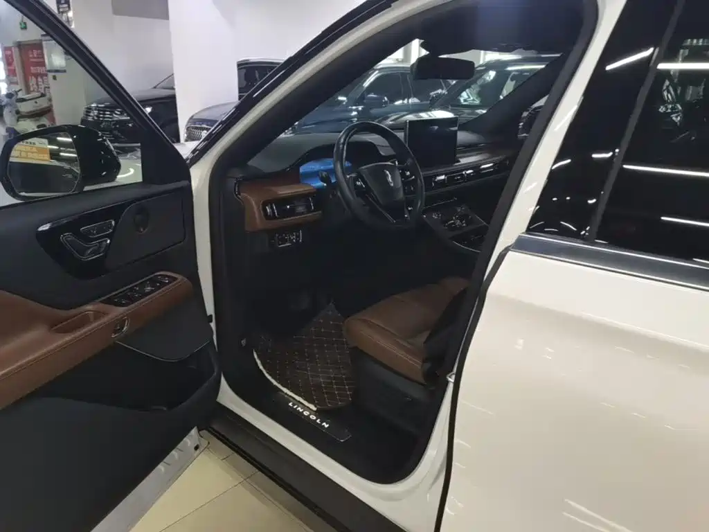 Lincoln Aviator — миниатюра 15