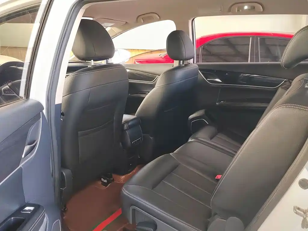 BYD MAX — миниатюра 16