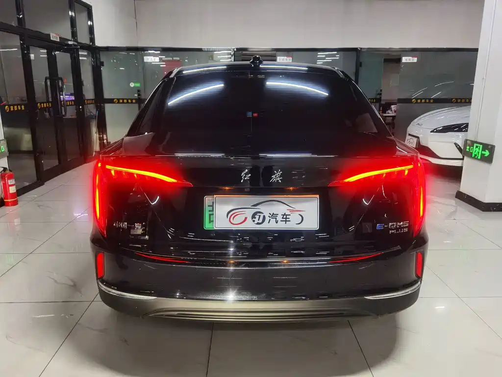 Hongqi Hongqi E-QM5 — миниатюра 4