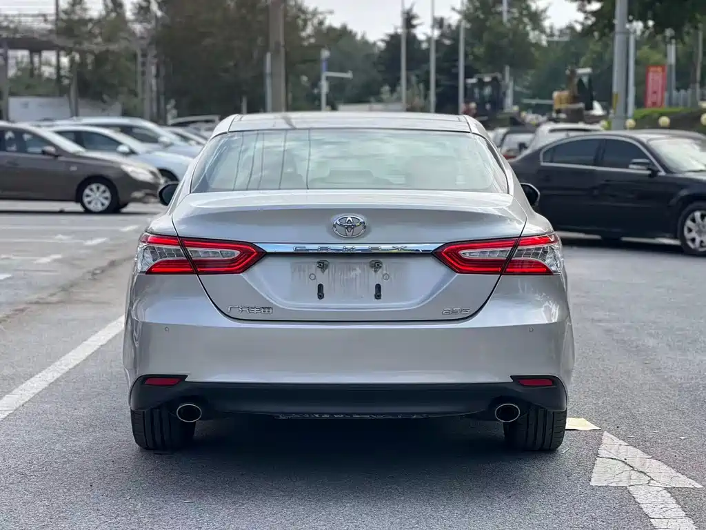 TOYOTA CAMRY