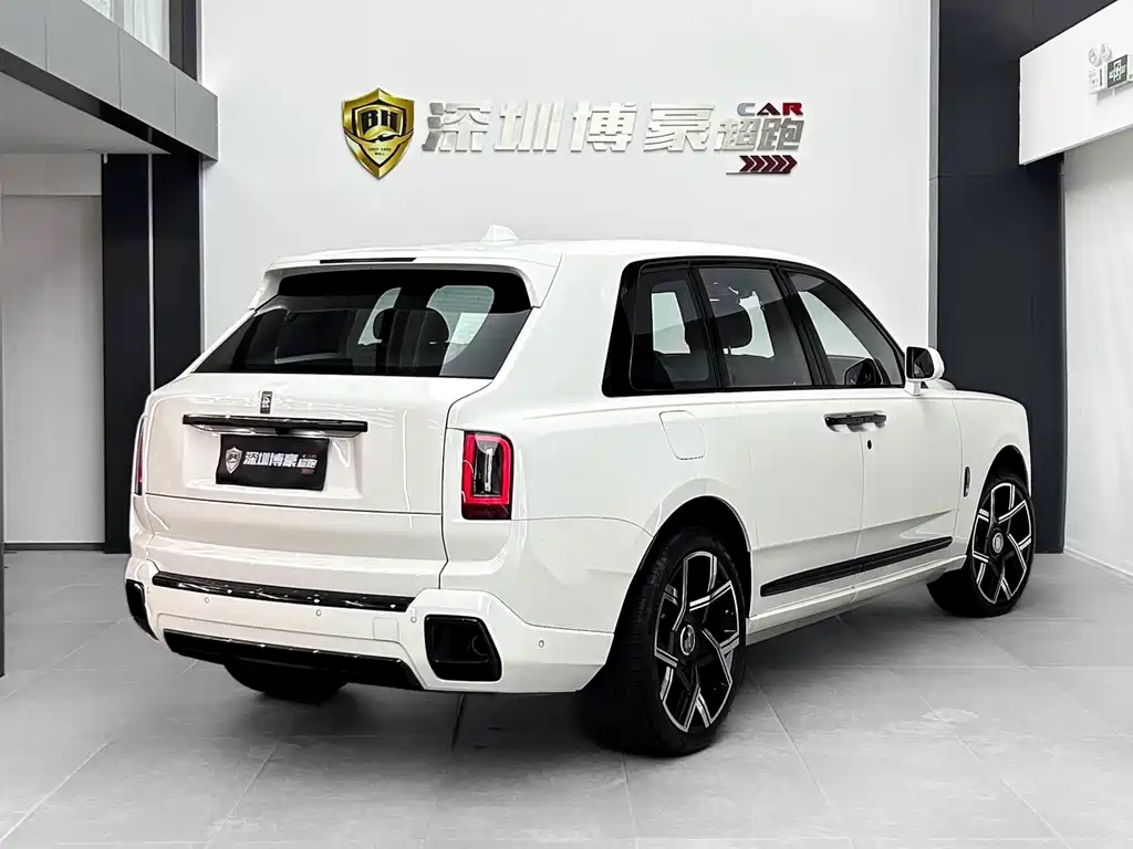 Rolls-Royce Cullinan — миниатюра 12