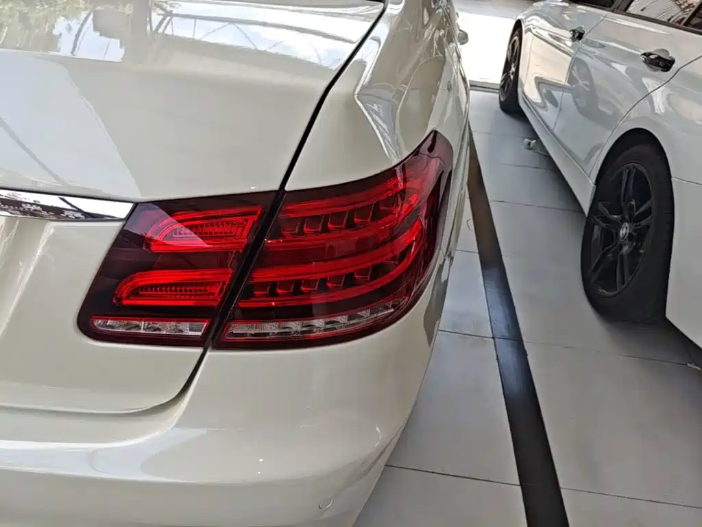 Mercedes-Benz E-Class — миниатюра 8