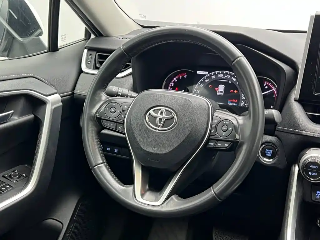 Toyota RAV4 — миниатюра 19