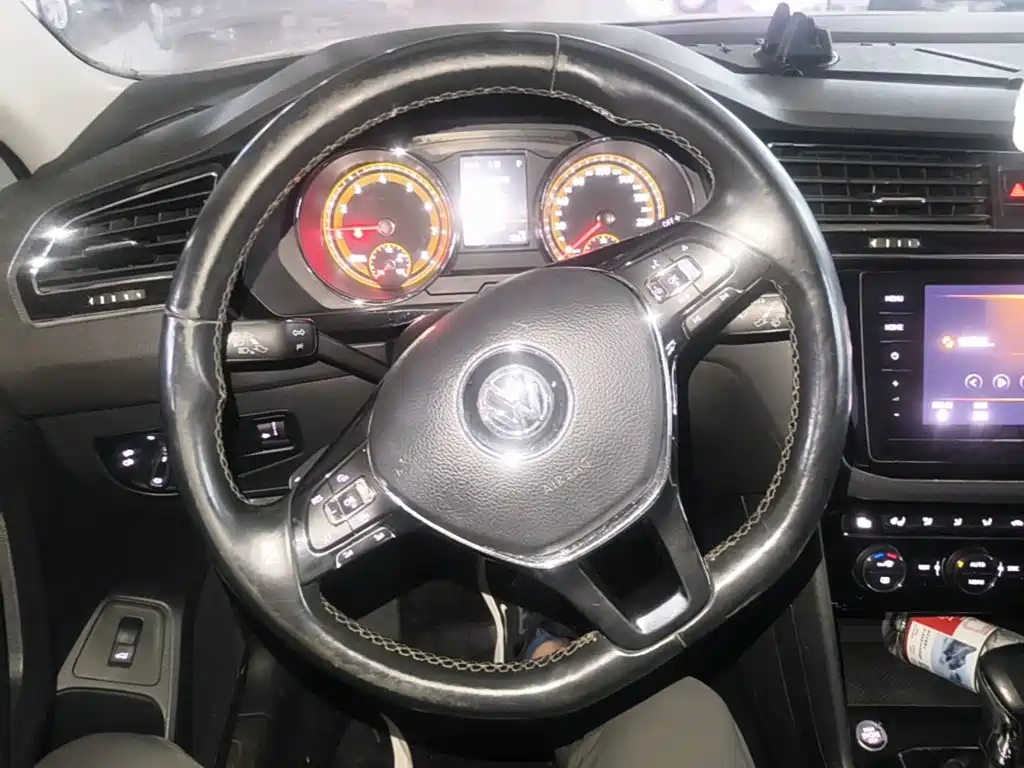 Volkswagen Tiguan L — миниатюра 11