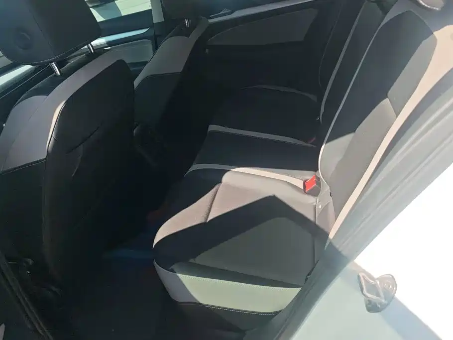 Volkswagen Golf — миниатюра 11