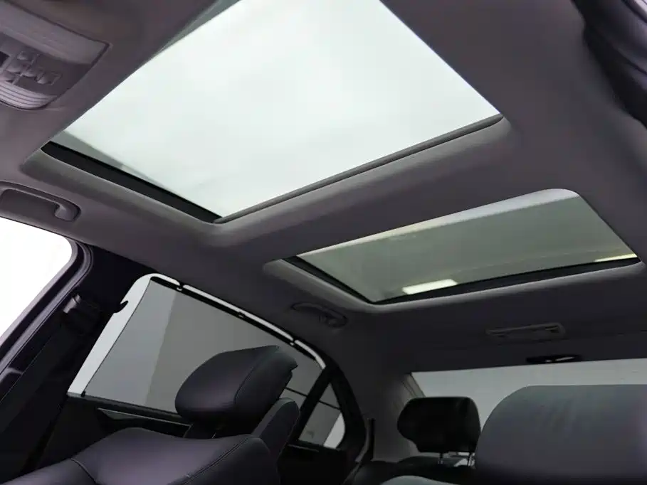 Mercedes-Benz E-Class — миниатюра 15