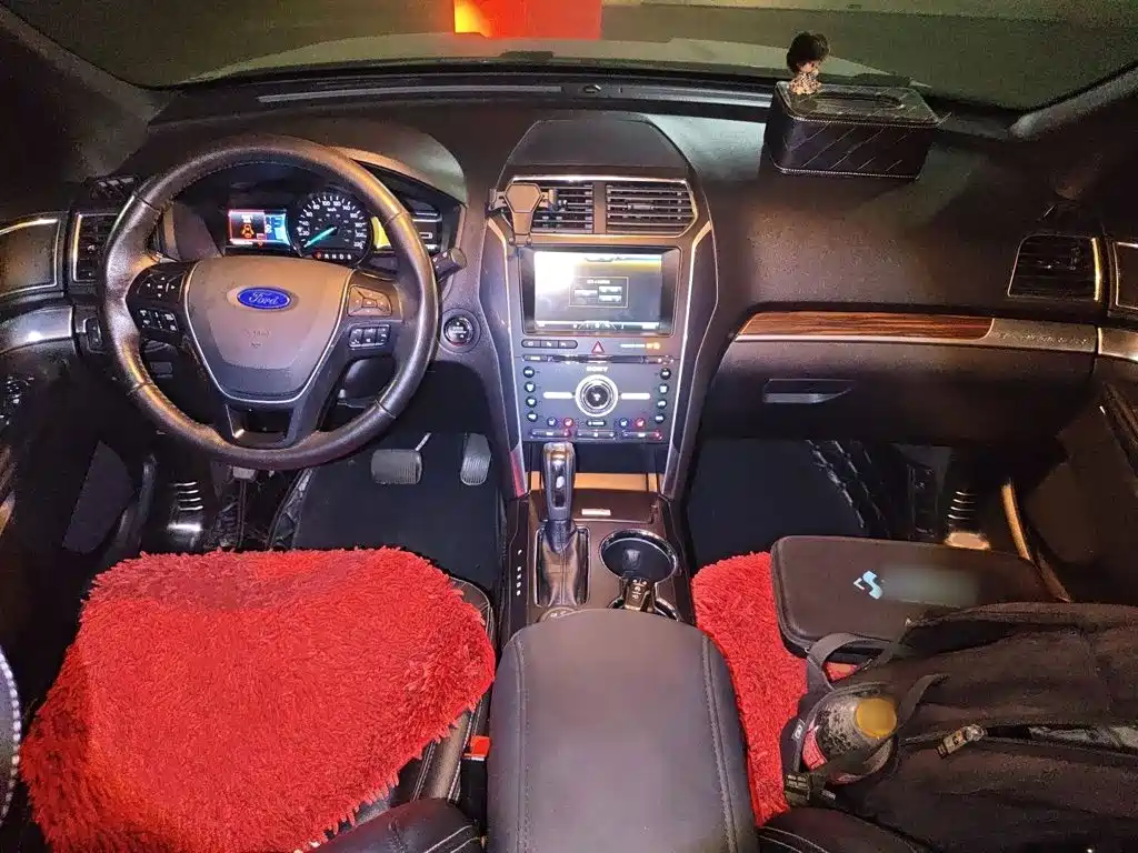 Ford Explorer (Import) — миниатюра 13