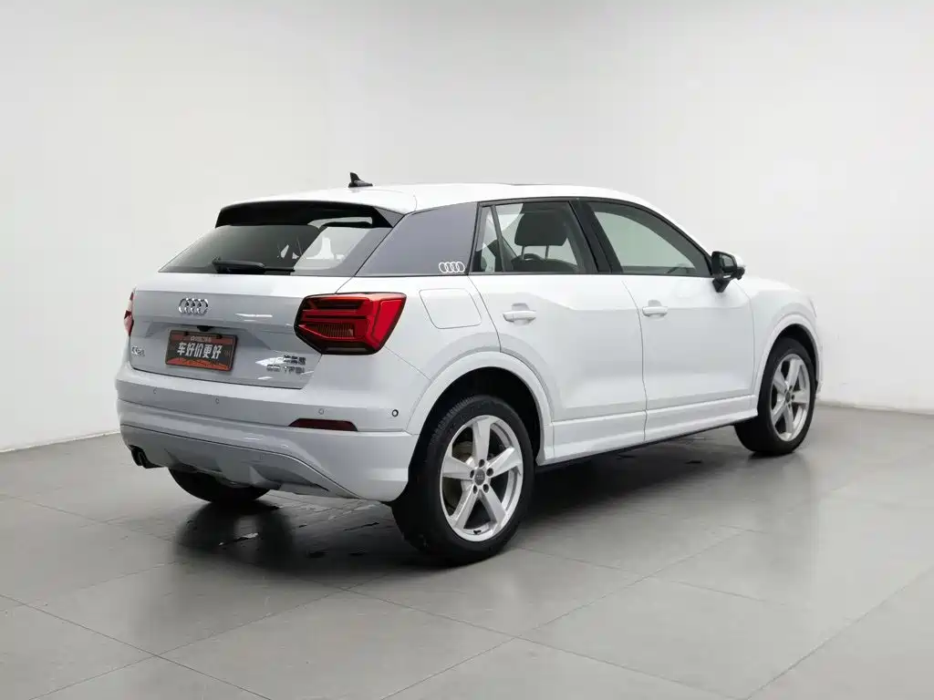 Audi Q2L — миниатюра 2