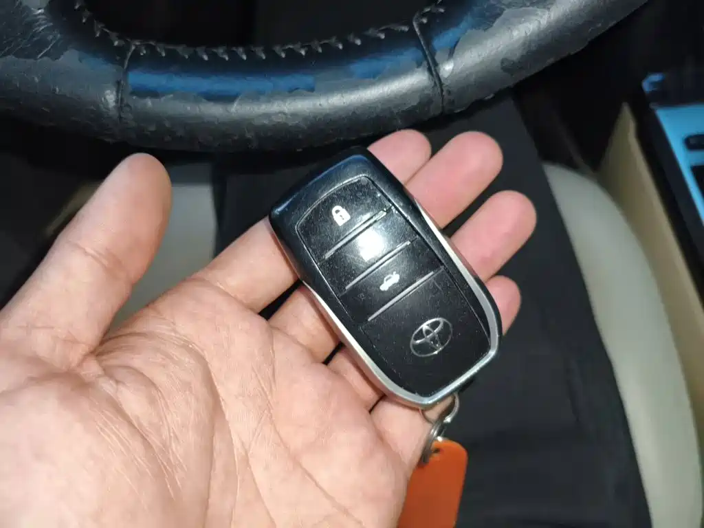Toyota Camry — миниатюра 12
