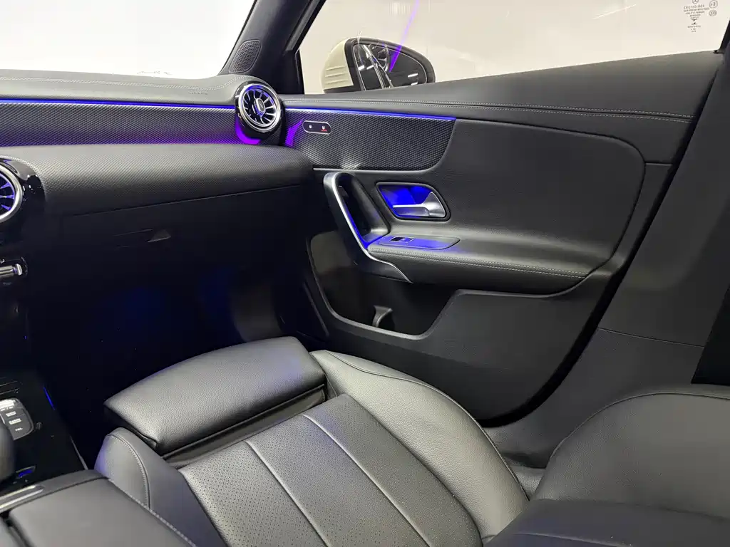 Mercedes-Benz A-Class — миниатюра 11