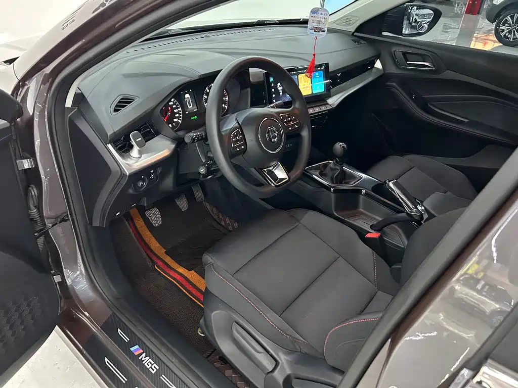 MG 5 2023 180DVVT MT Luxury