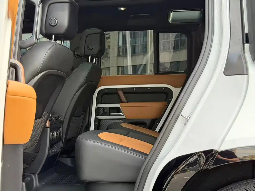 Land Rover Defender — миниатюра 9