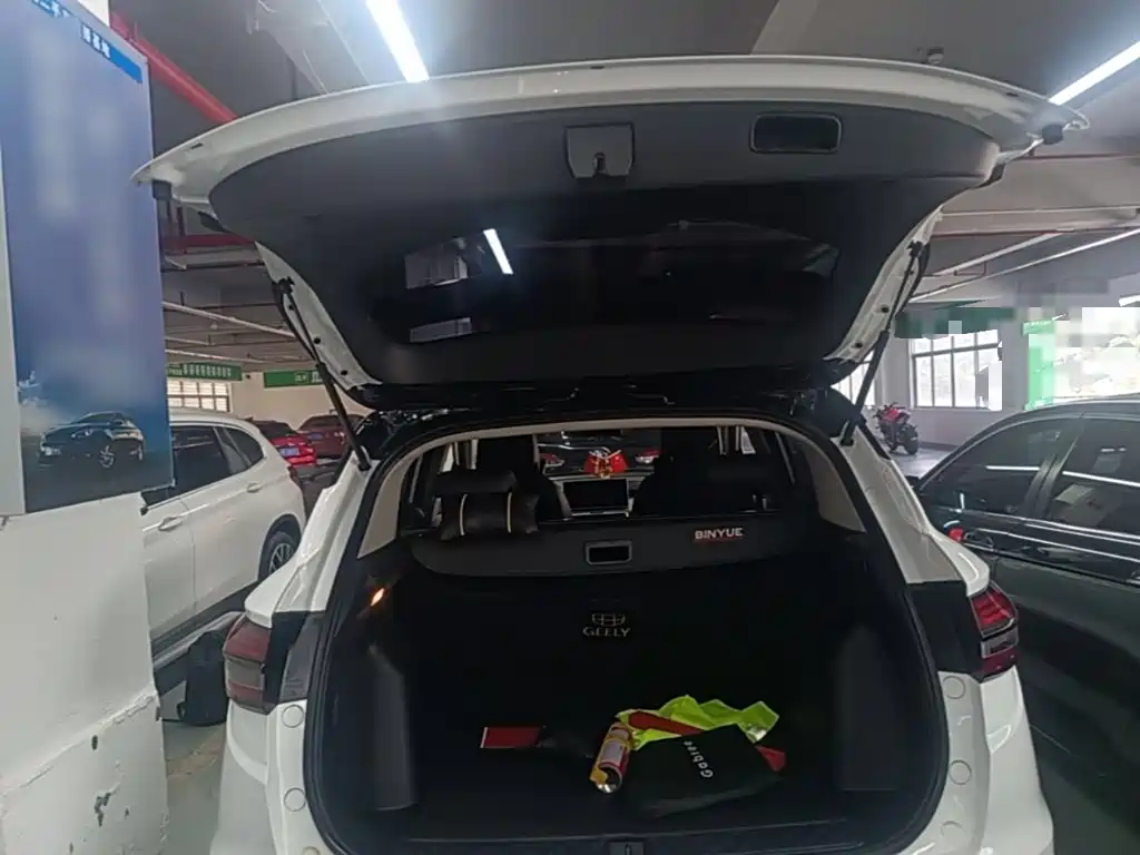 Geely Binyue — миниатюра 19