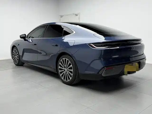 Geely Galaxy Galaxy 8 8 2025 130km EM-P