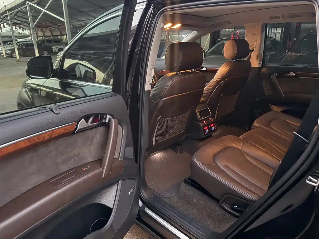 Audi Q7 — миниатюра 7