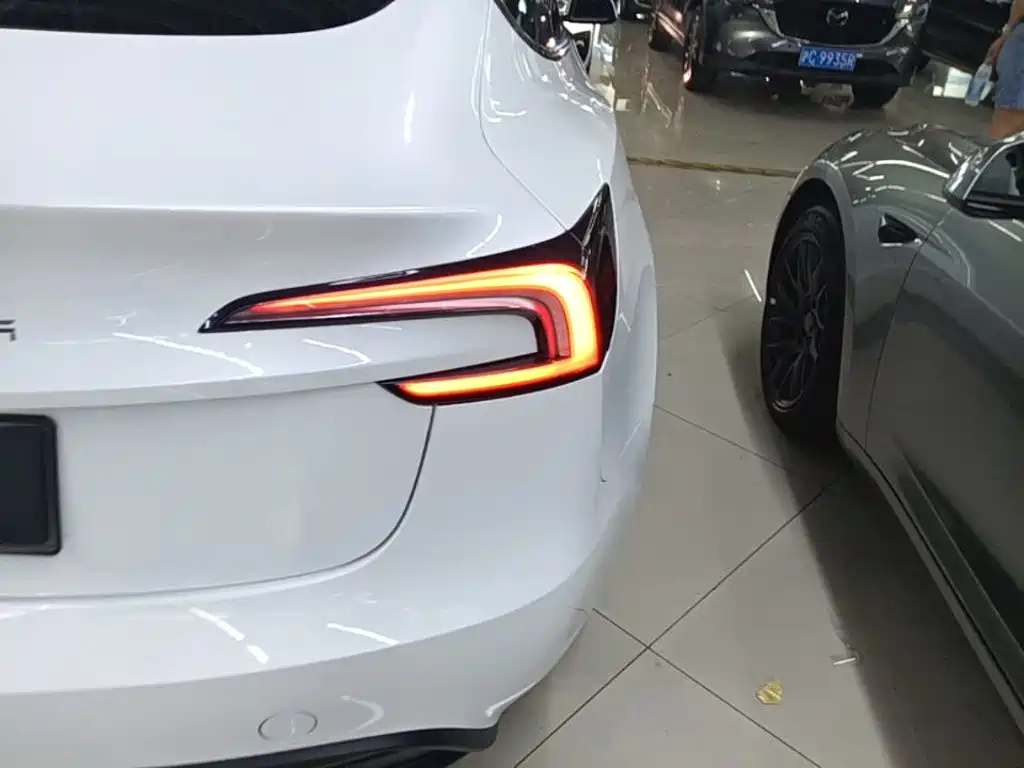 Tesla Model 3 — фотографии объявления, Фото 9