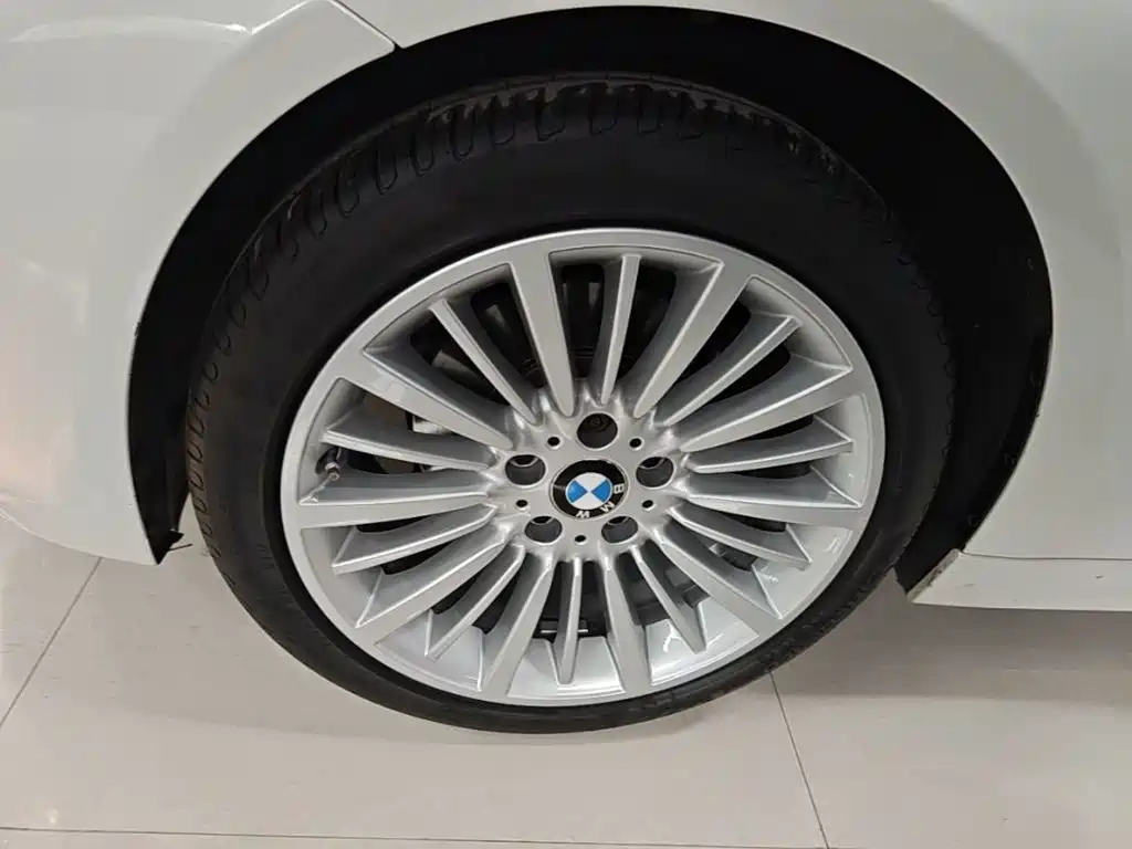 BMW 3 Series — миниатюра 23