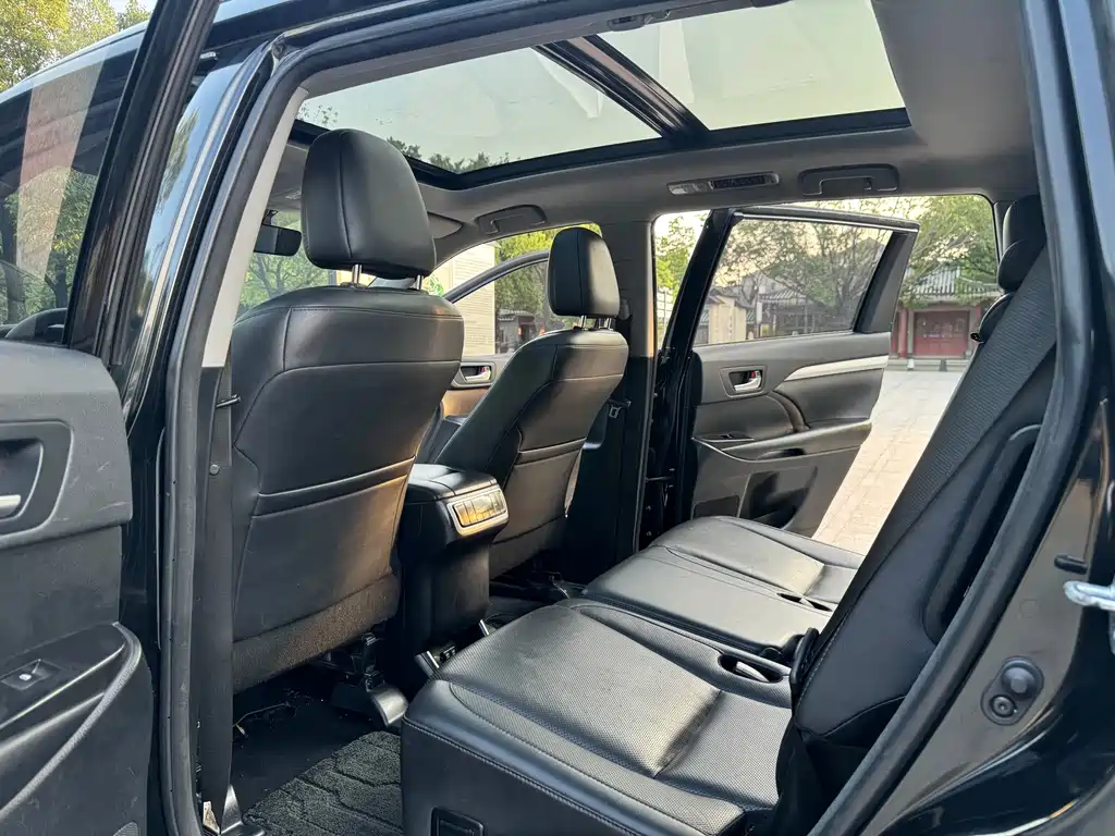 Toyota Highlander — миниатюра 7