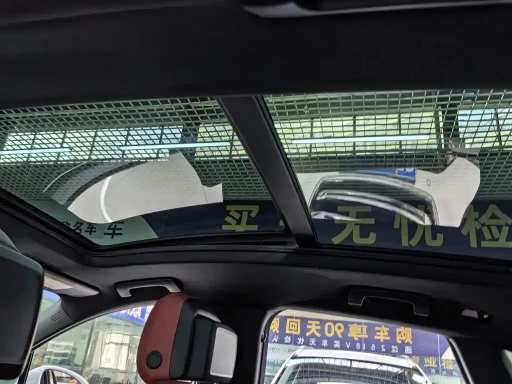 Porsche Macan — миниатюра 7
