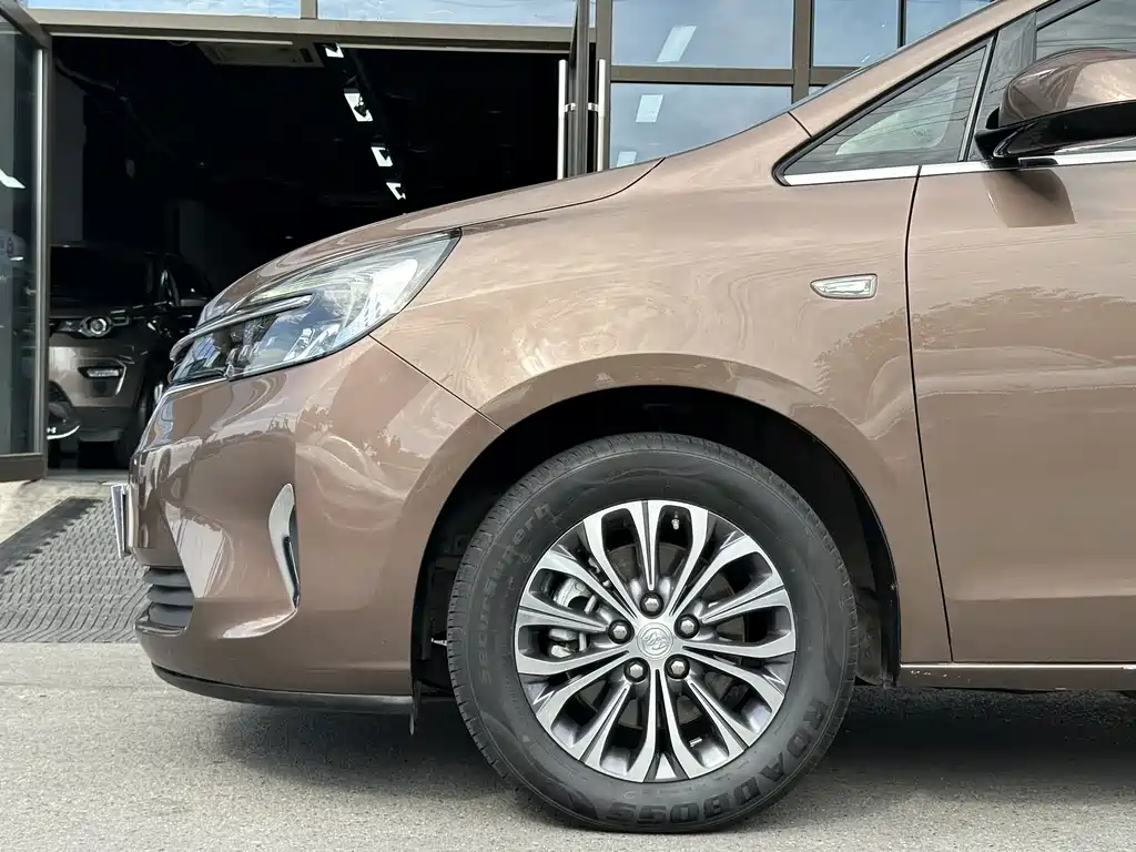 Buick GL8 — миниатюра 6