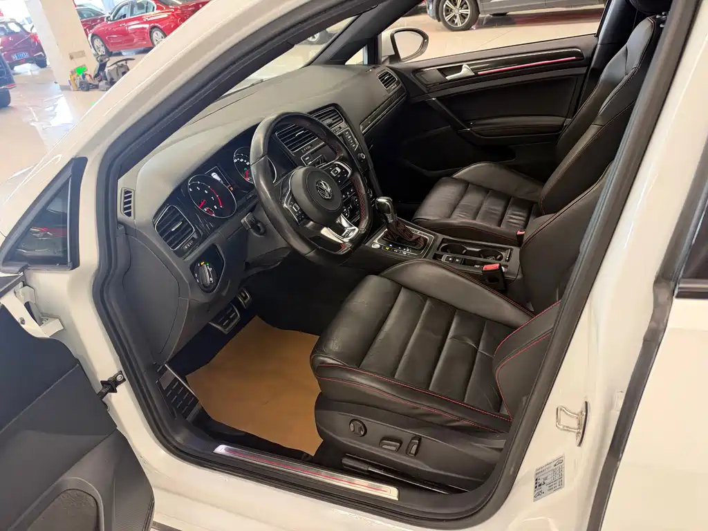 Volkswagen Golf GTI — миниатюра 7