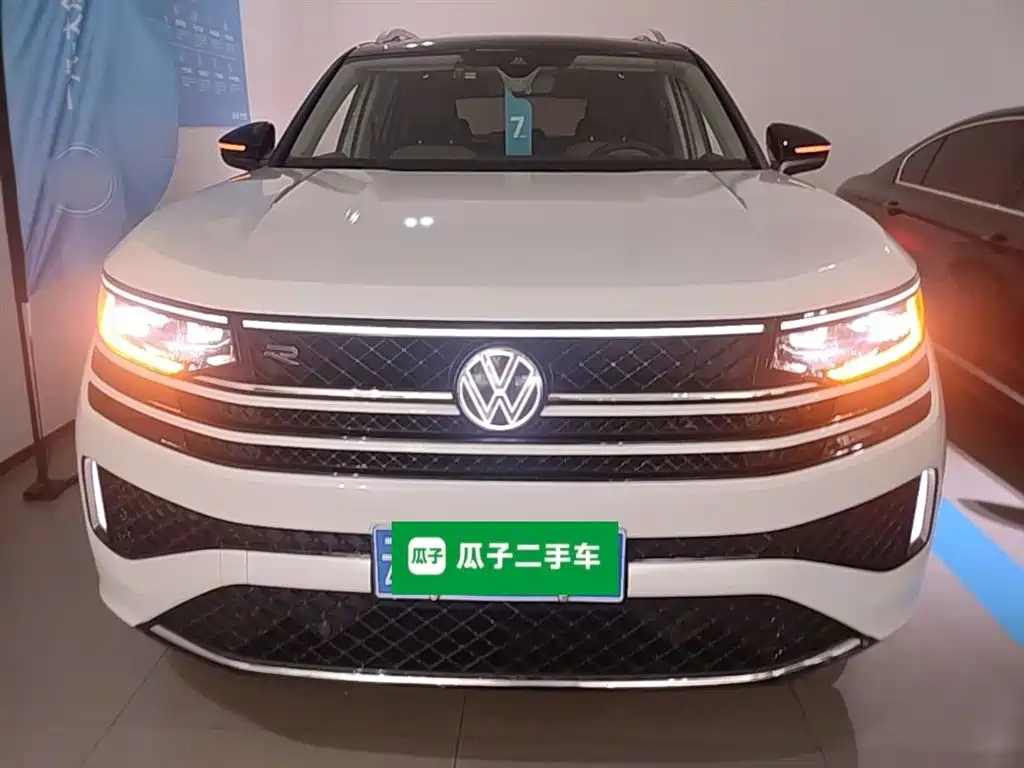 Volkswagen Tavendor 2023 380TSI R-Line