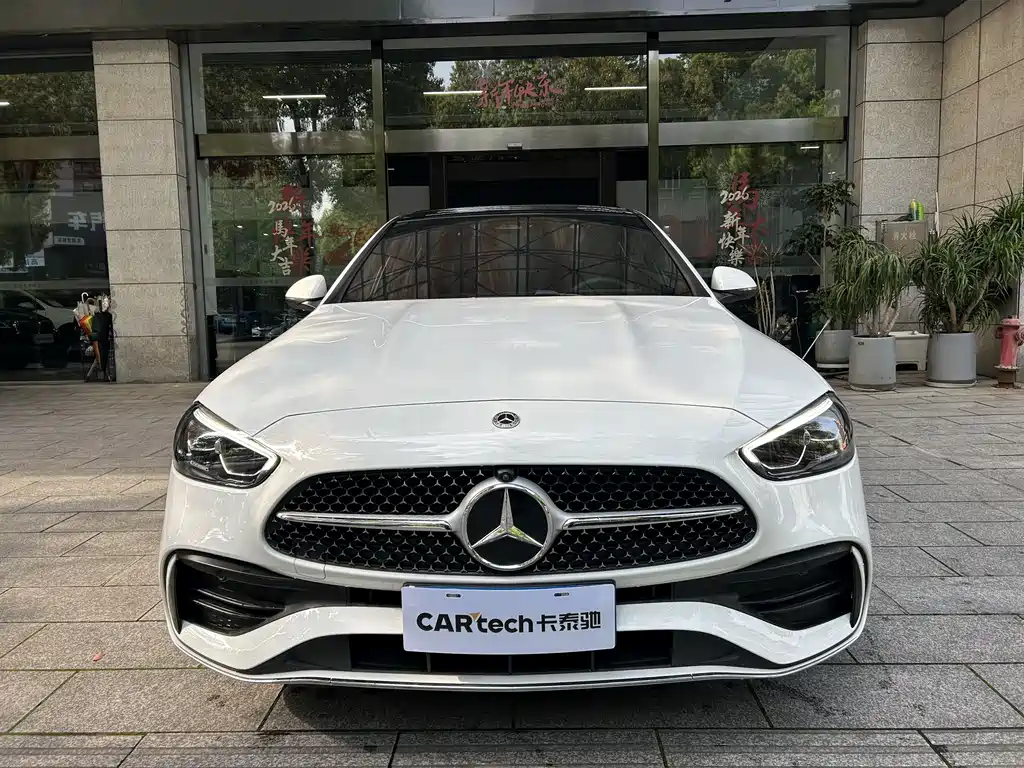 Mercedes-Benz C-Class 2025