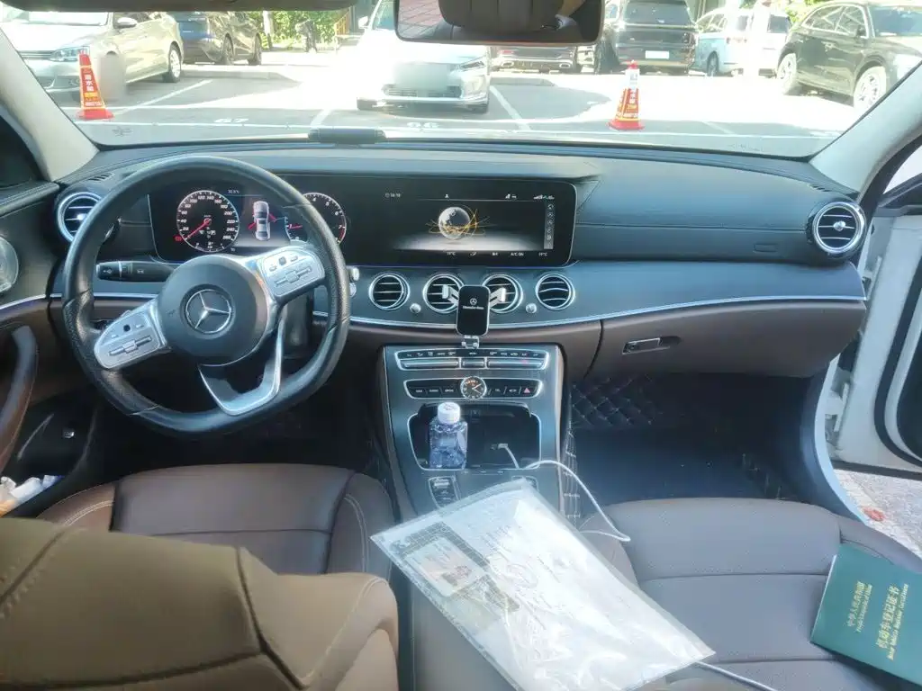 Mercedes-Benz E-Class — миниатюра 5