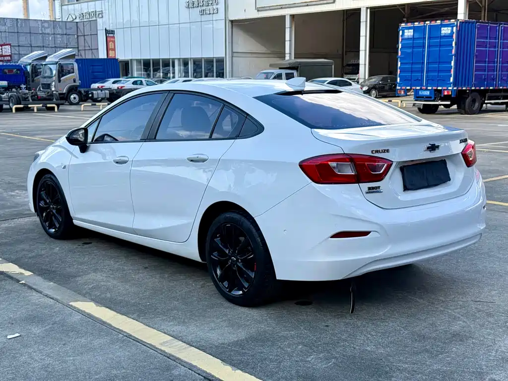 Chevrolet Cruze — миниатюра 6