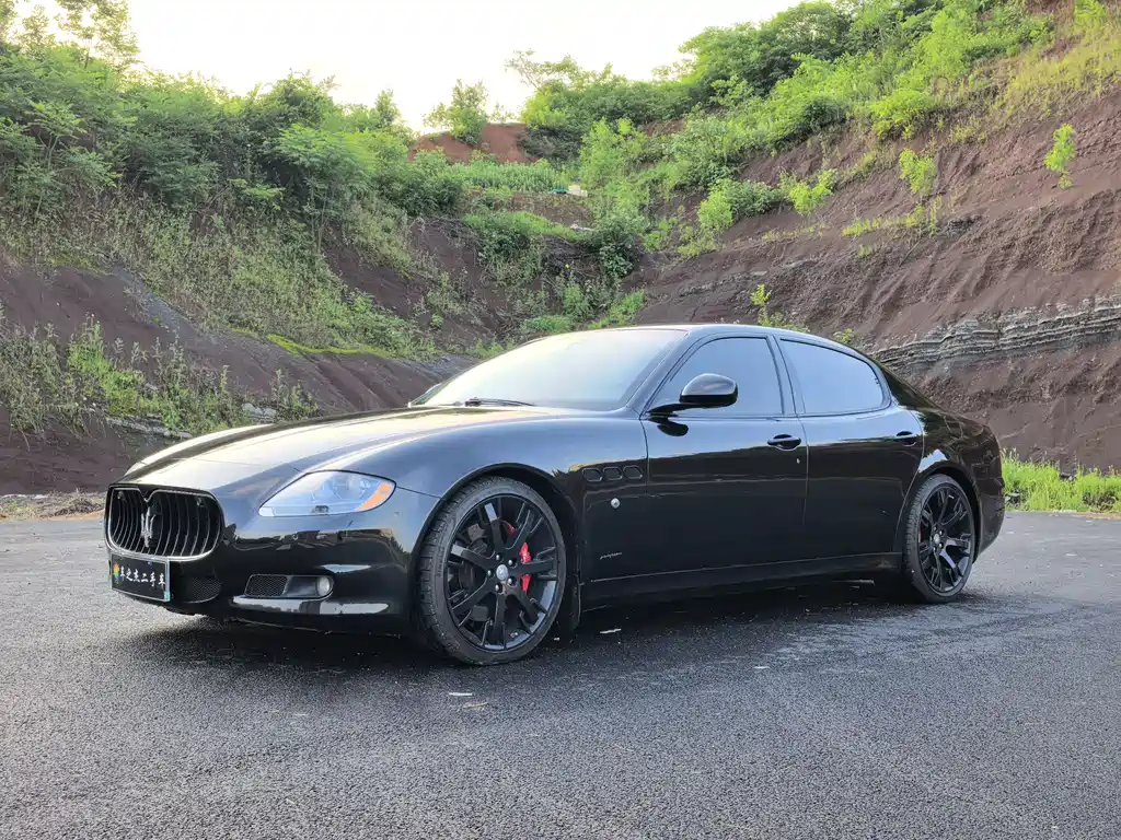 Купить Maserati Quattroporte