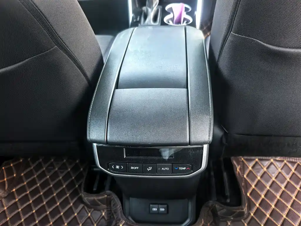 Toyota Highlander — миниатюра 10