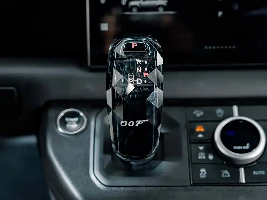Land Rover Defender — миниатюра 16