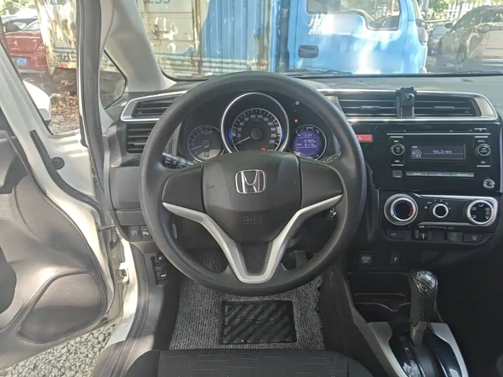 Honda Fit — миниатюра 11