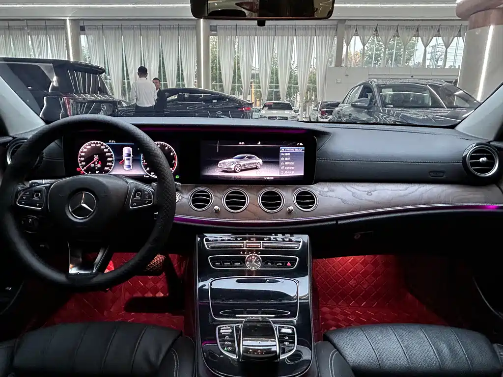 Mercedes-Benz E-Class — миниатюра 16