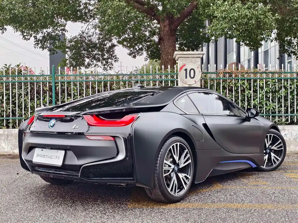 BMW i8