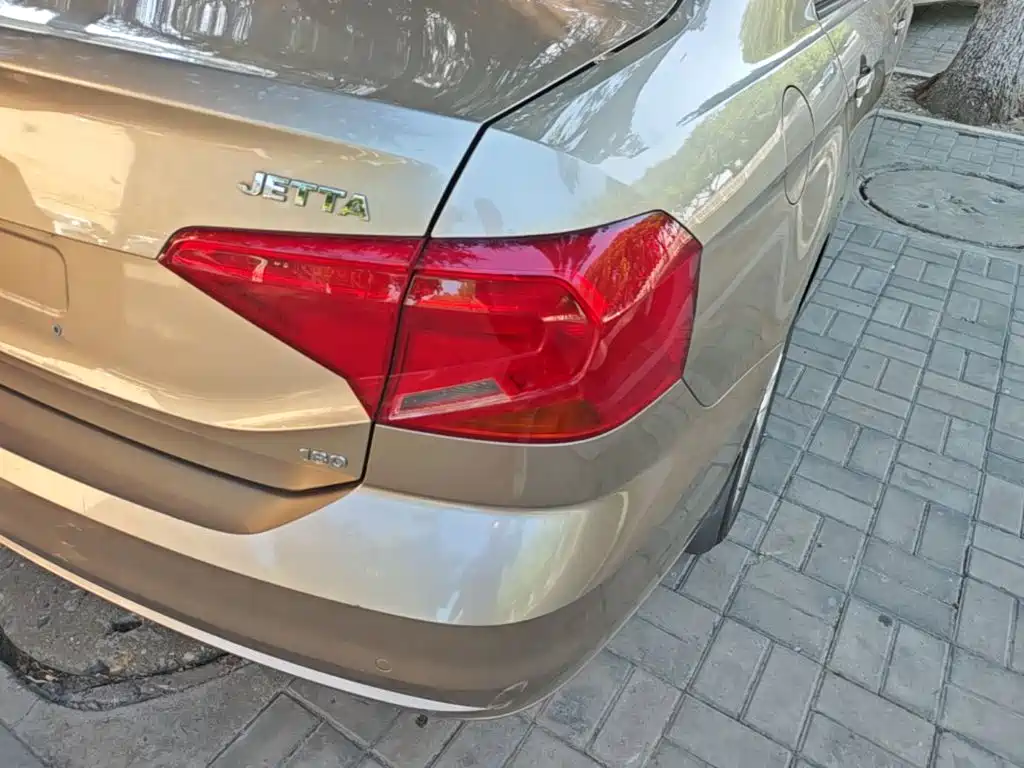 Volkswagen Jetta — миниатюра 8
