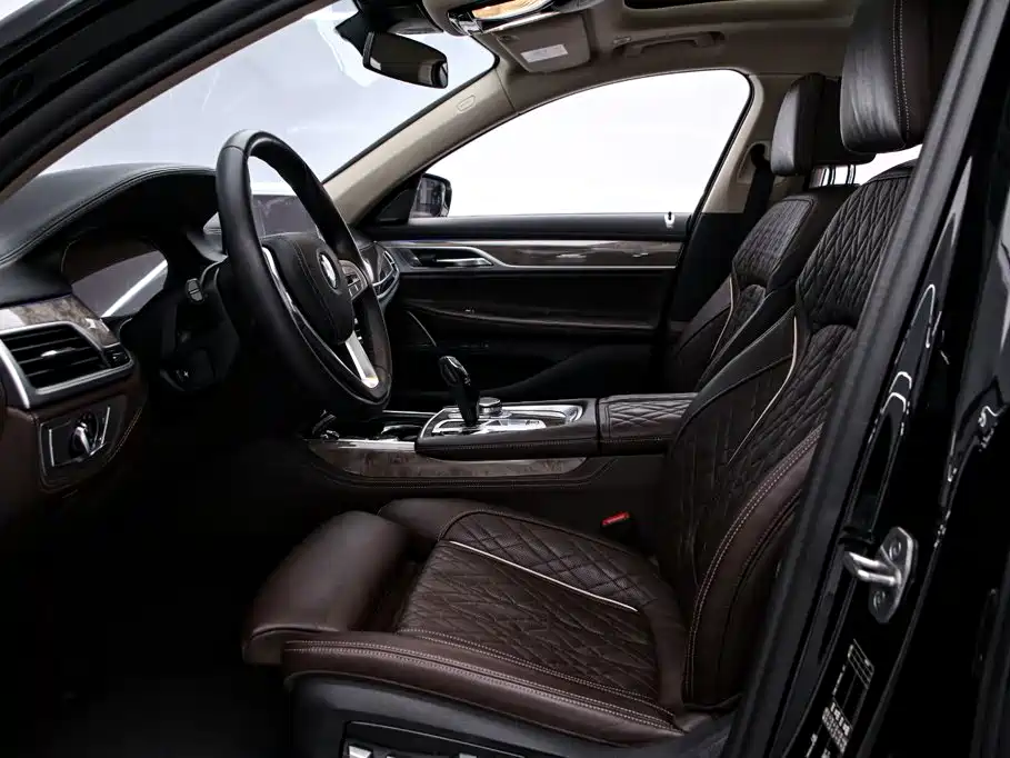 BMW 7 Series — миниатюра 15
