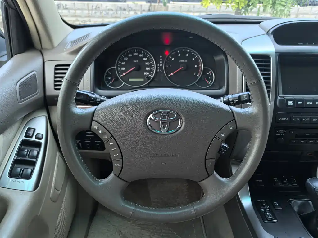Toyota Prado — миниатюра 14