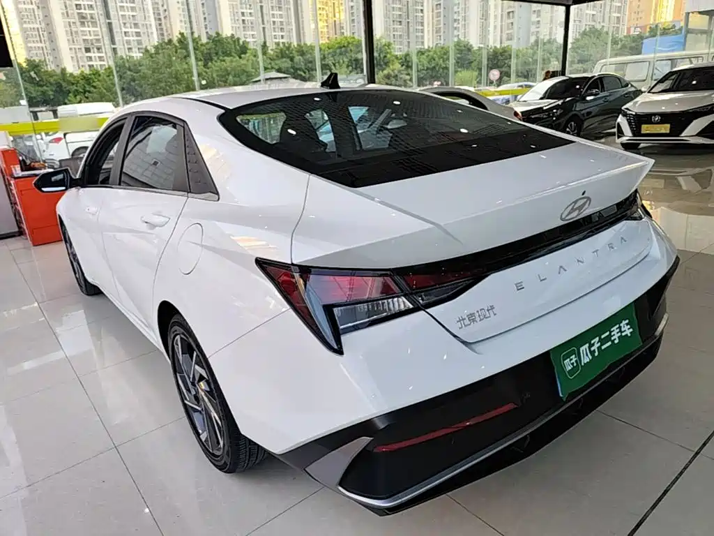 Hyundai Elantra — миниатюра 5