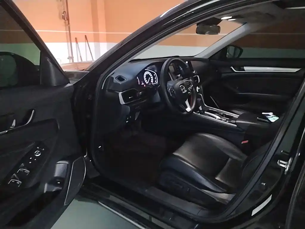 Honda Accord — миниатюра 16