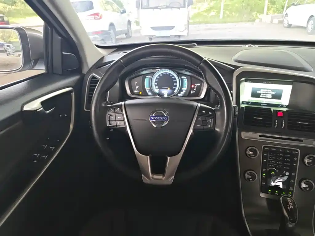 Volvo XC60 — миниатюра 11