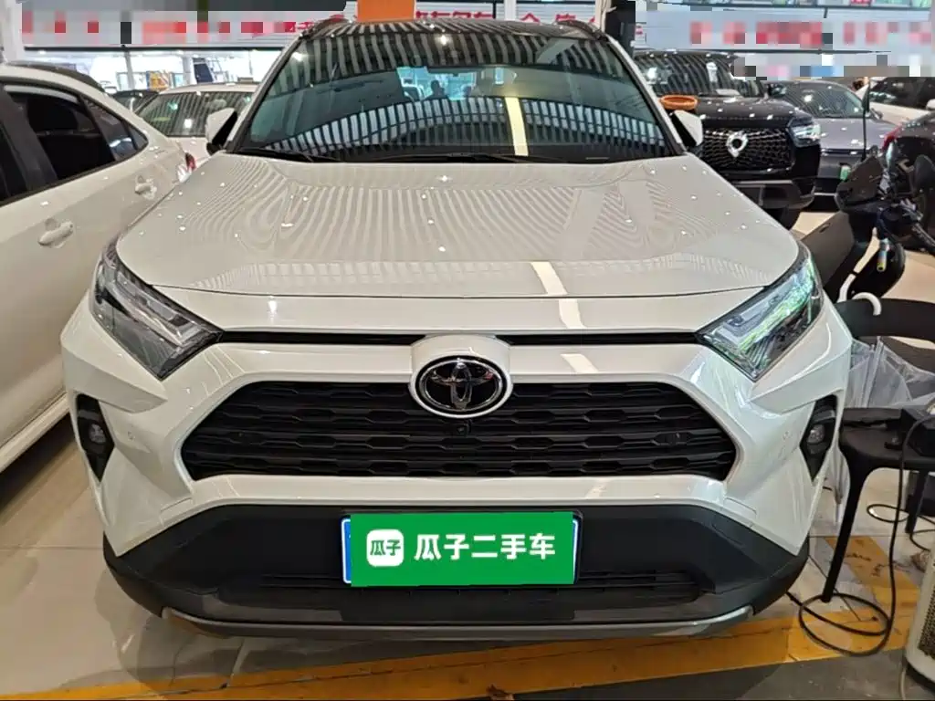 Toyota RAV4 — миниатюра 3