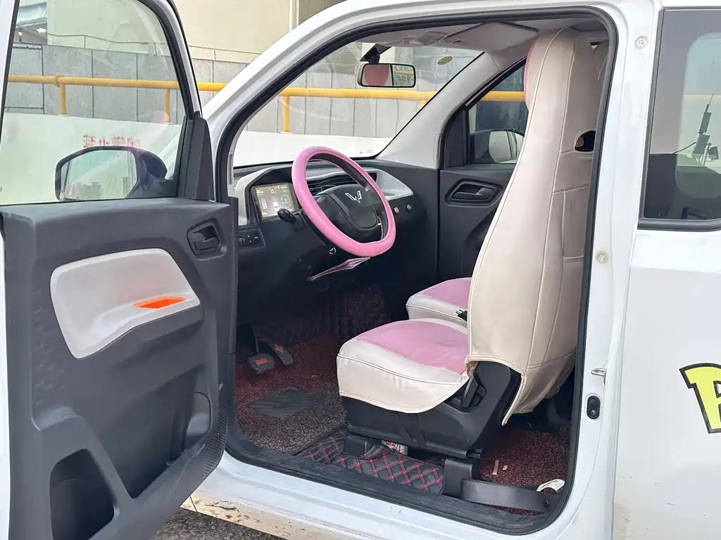 Wuling MINIEV — миниатюра 3