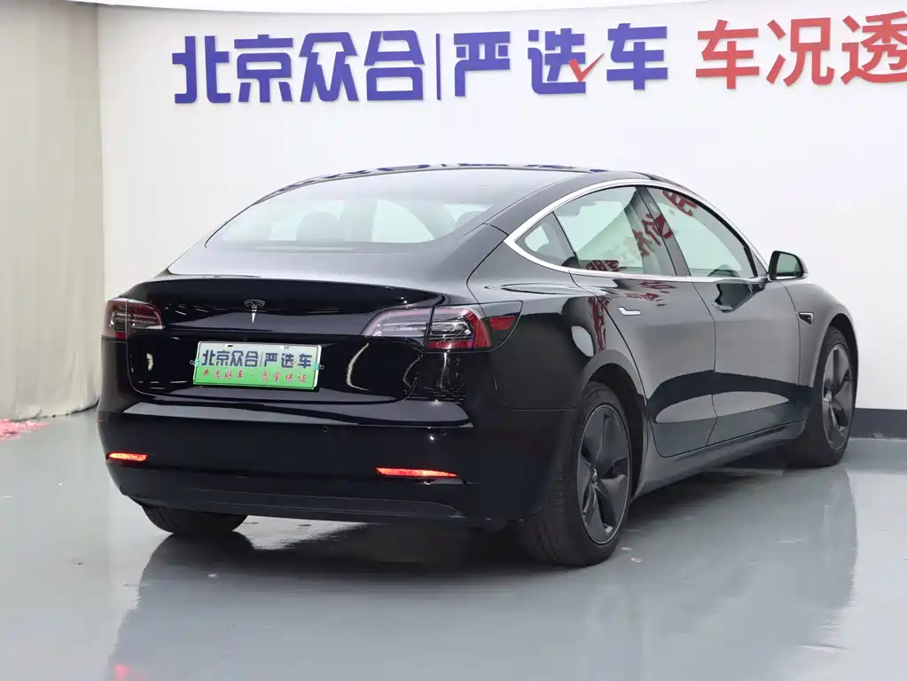 Tesla Model 3 — миниатюра 18