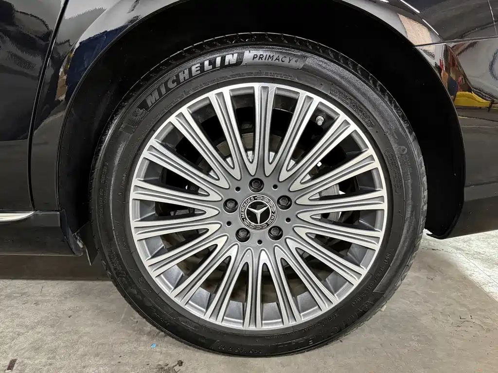 Mercedes-Benz E-Class — миниатюра 19