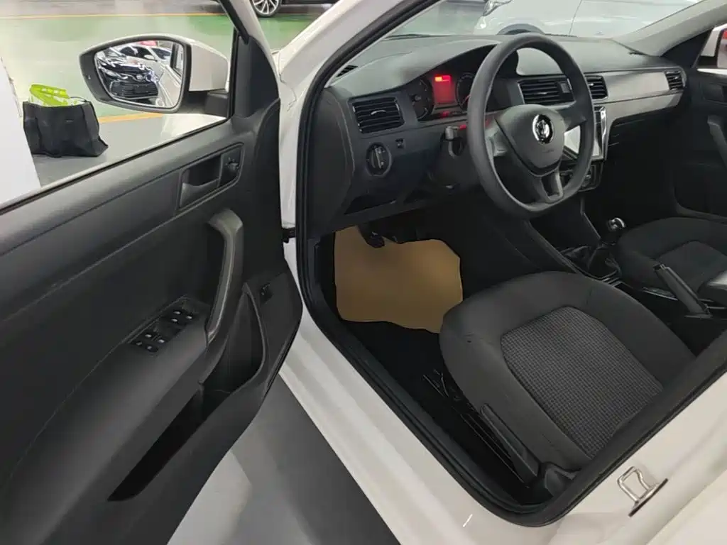 Volkswagen Santana — миниатюра 16