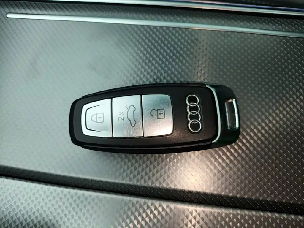 Audi A6L — миниатюра 9