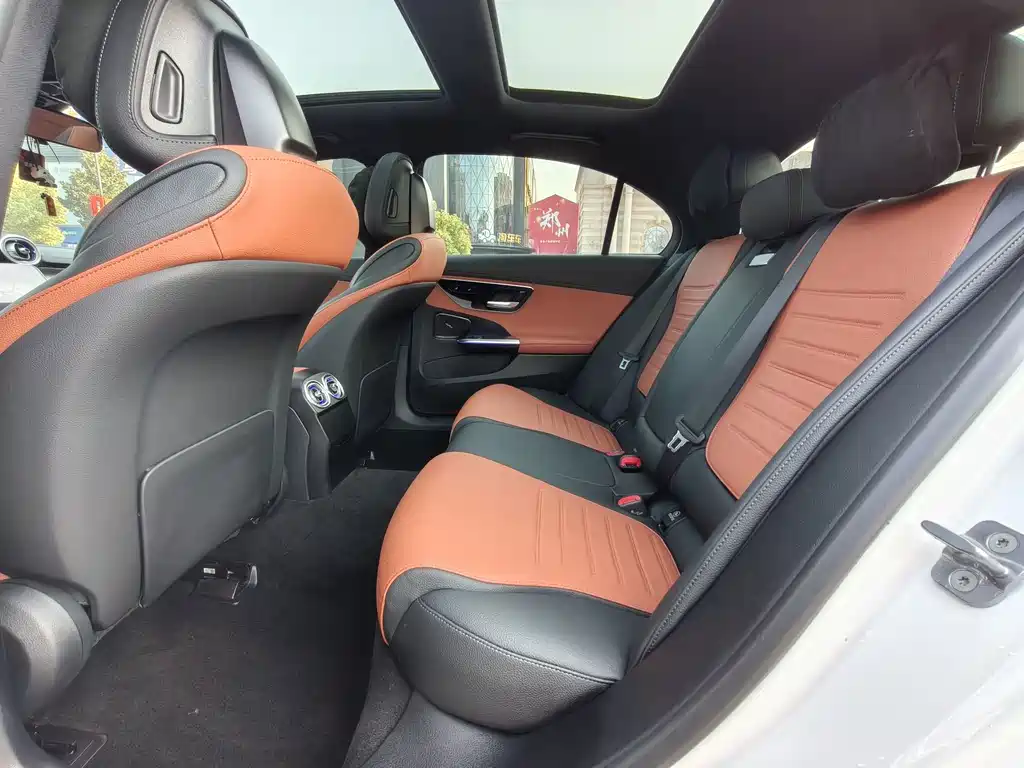 Mercedes-Benz C-Class — миниатюра 12