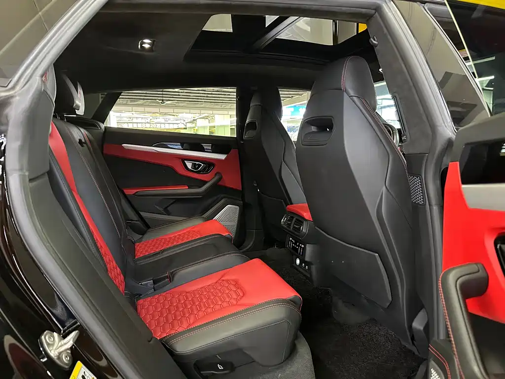 Lamborghini Urus — миниатюра 16