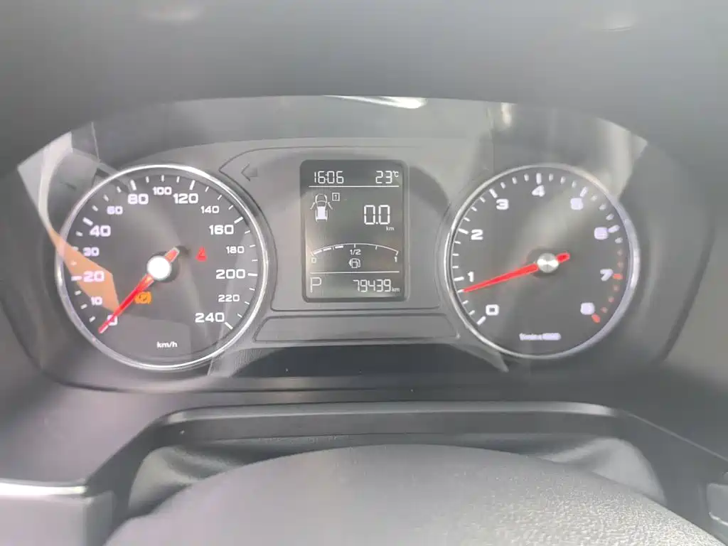 Roewe RX5 — миниатюра 12